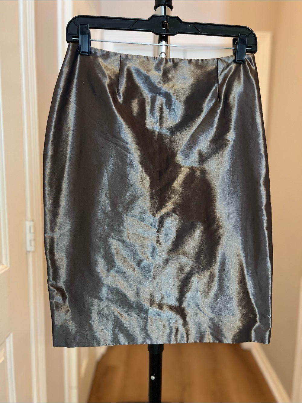 Badgley Mischka Metallic Pewter Pencil Skirt